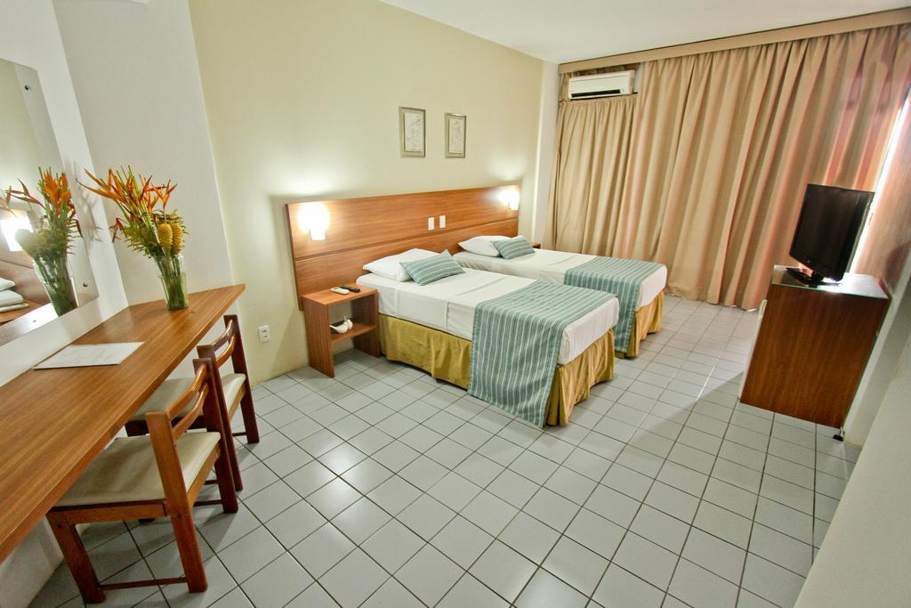 Palace 3*